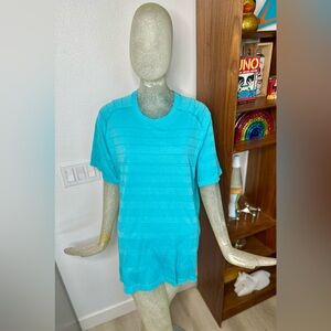 Lululemon Athletica Men's Teal Blue Paddle Striped Tech Sleeve Shirt. Size Large